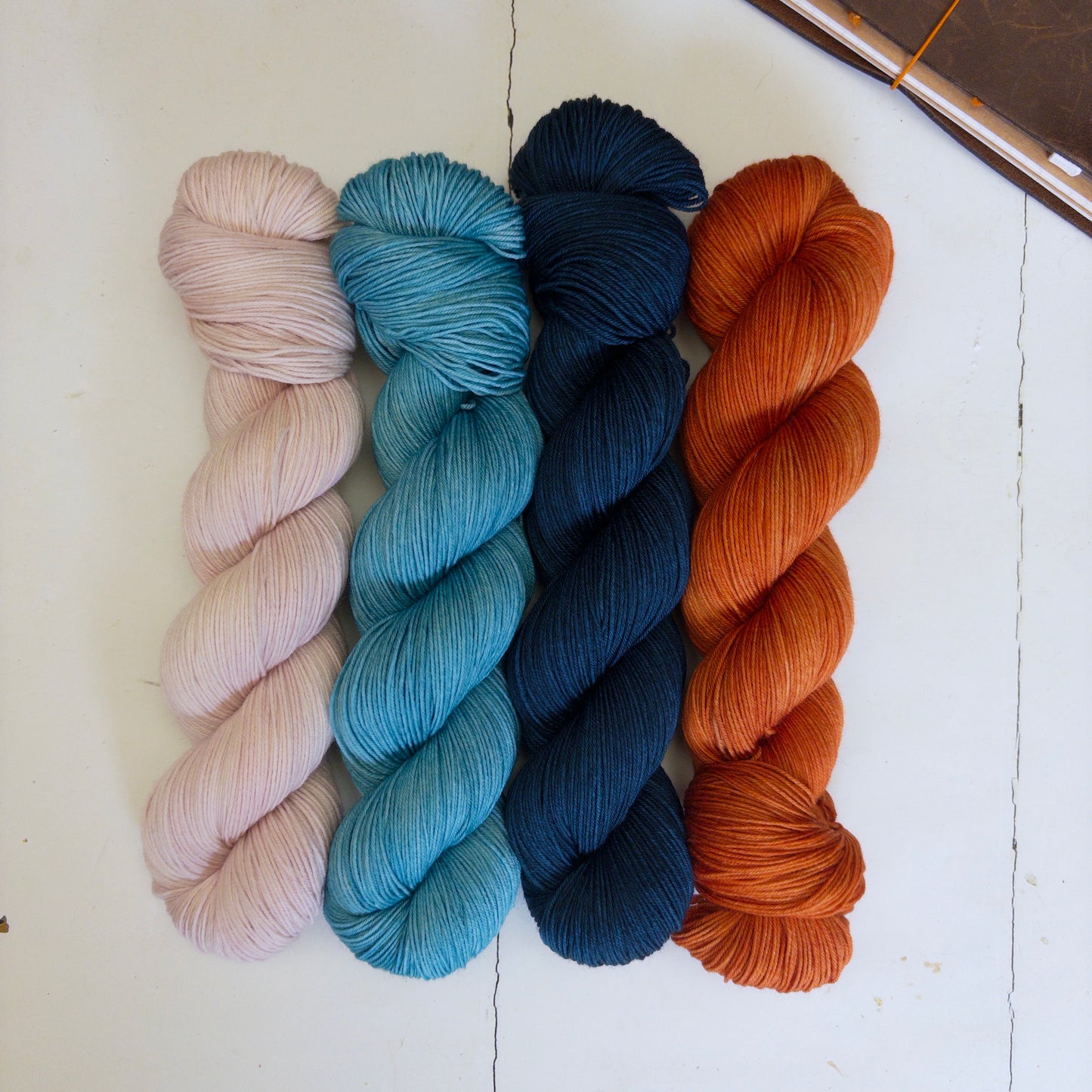 "three plus a pop" –  pightle | fingering/4ply – yarn pack #4