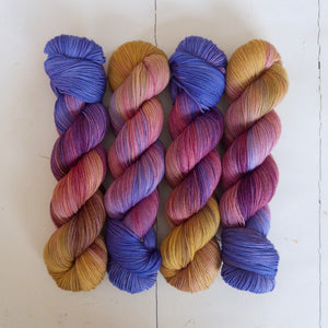 pightle | fingering/4ply  (100g) leaning on the earth